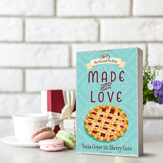 Made with Love (Pinecraft Amish Series, Book 1)